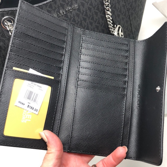 Nwt Michael Kors Bundle Jet Set travel+wallet - Picture 4 of 6
